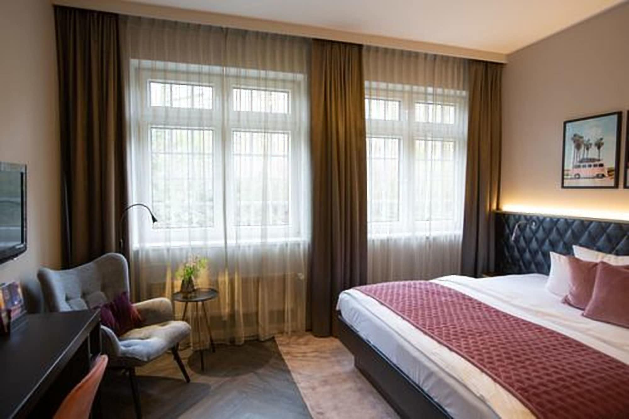 Boutique Hotel Poppenbütteler Hof Hamburg-Harburg Buitenkant foto