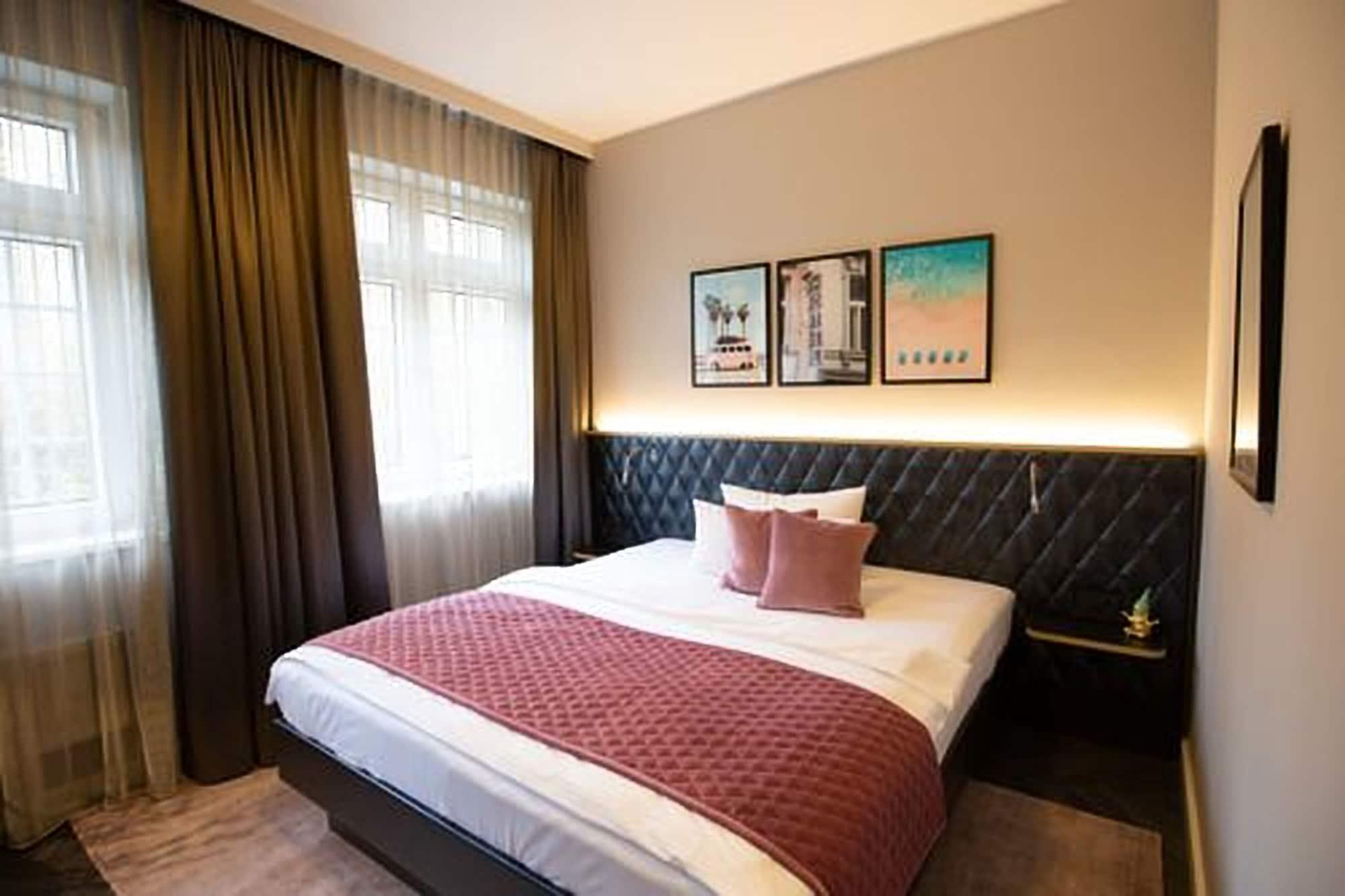 Boutique Hotel Poppenbütteler Hof Hamburg-Harburg Buitenkant foto